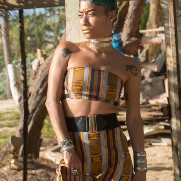 Meet your Posher, Krystal - Picture 2 of 4